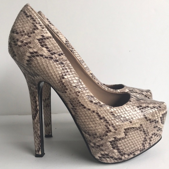 Steve Madden DejaVu Snakeskin Pumps 8B - Picture 4 of 11
